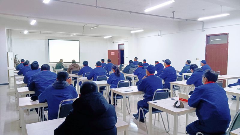 行业背景：技能培训市场的崛起与分化